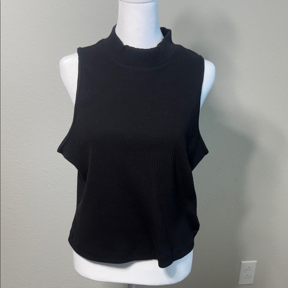 Old Navy Black Sleeveless Muscle Tee
